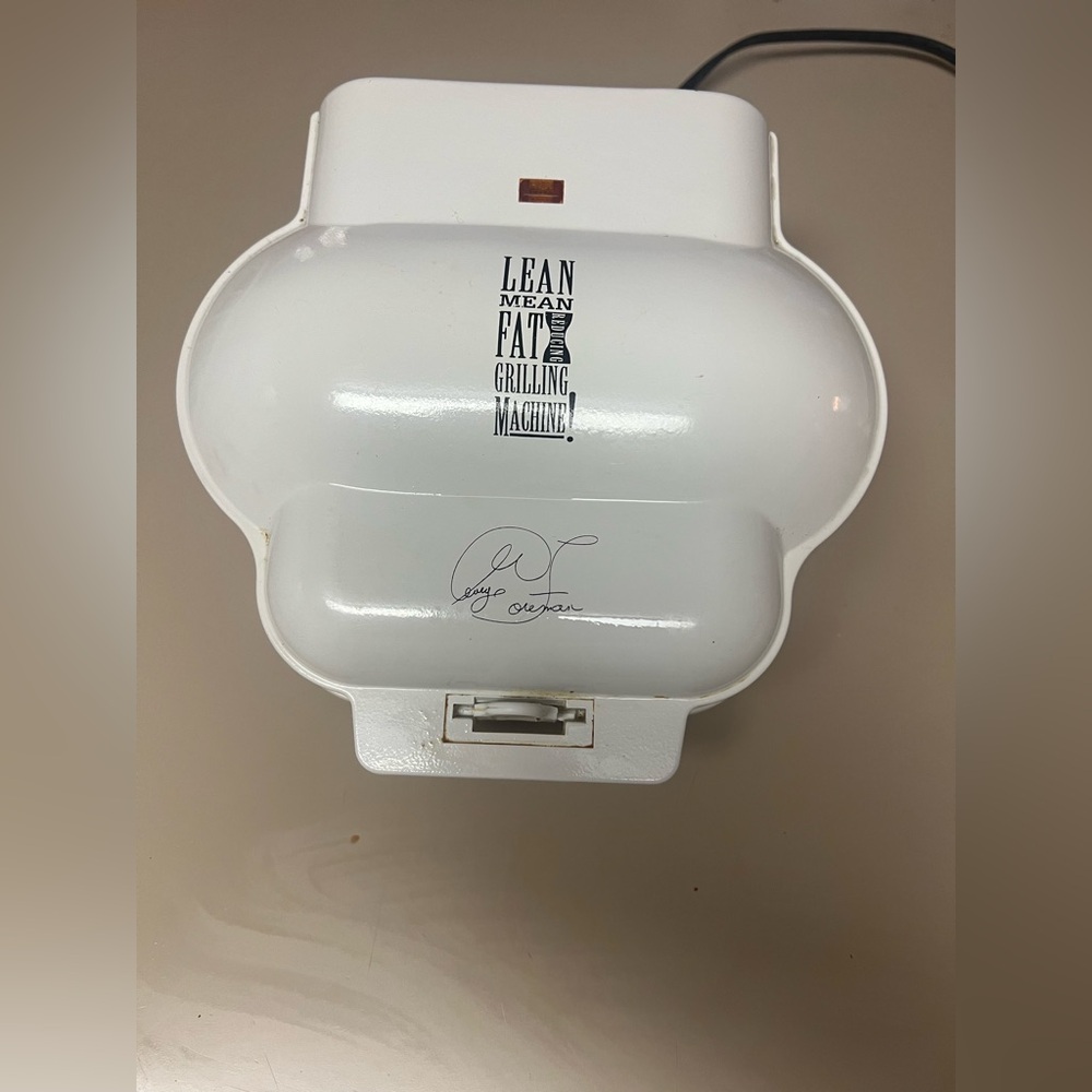 White Grilling Machine by George Foreman